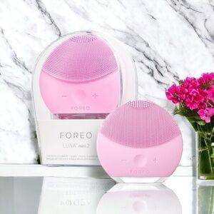 NEW $139 FOREO Luna Mini 2 Silicone Cleansing Massaging Brush - Pearl Pink
